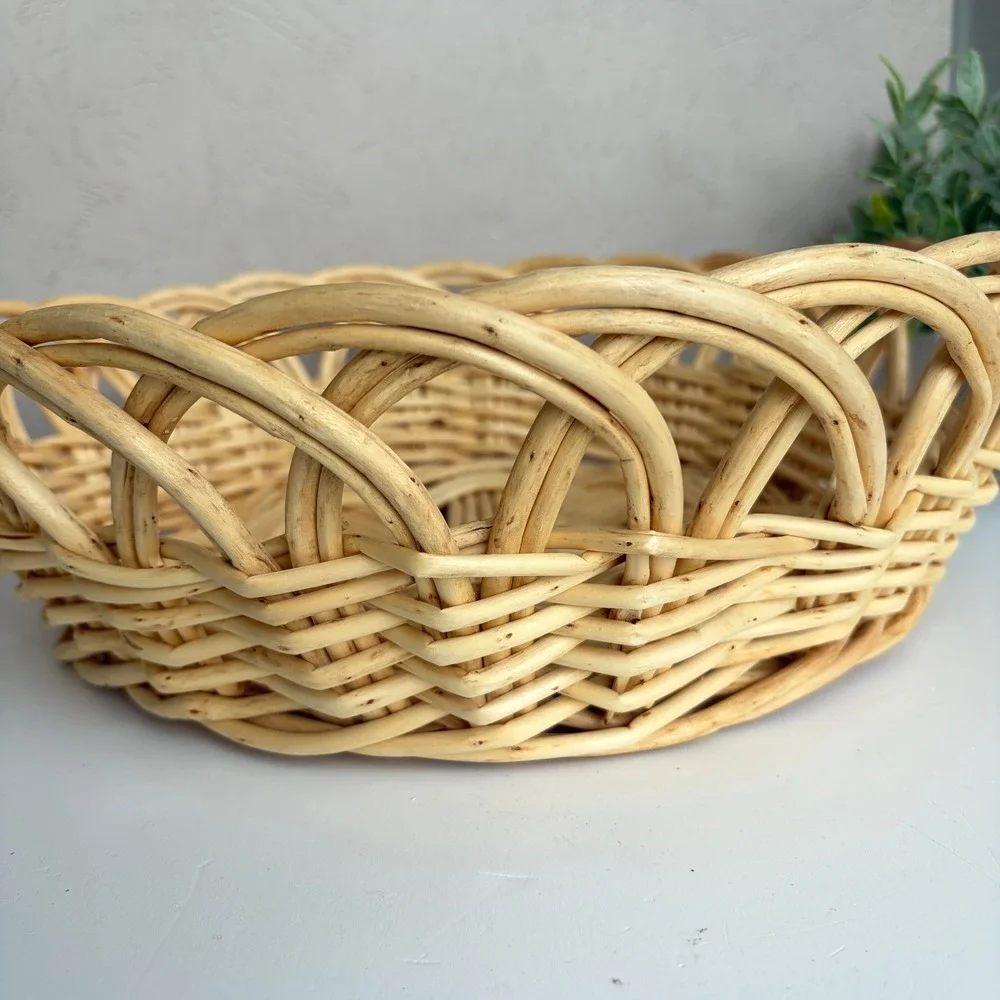 Vintage Round Wicker Rattan Basket Bowl Scalloped Edge 15 Inch Boho Decor